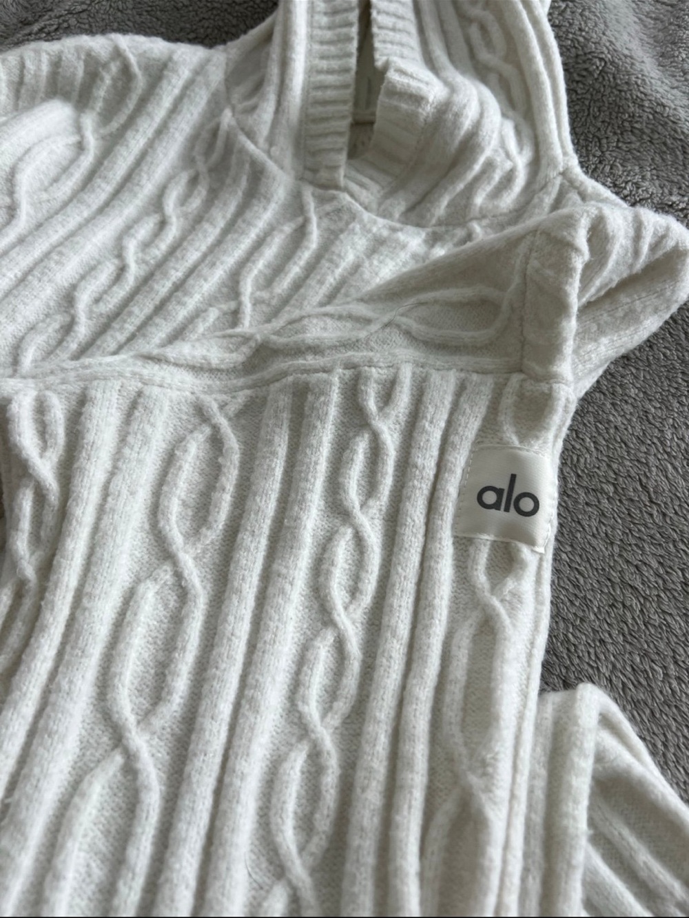 Alo Yoga Cable Knit Winter Bliss Hoodie Ivory White Medium - Picture 4 of 7